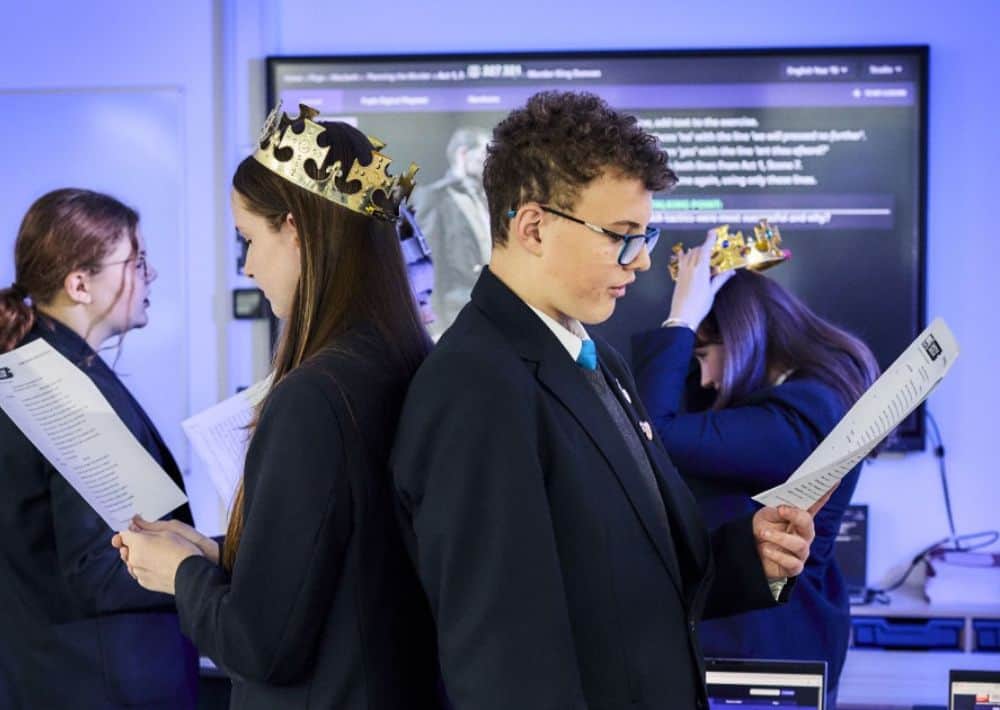 Royal Shakespeare Companys Shakespeare Curriculum The School Trip Main Image Dec 25